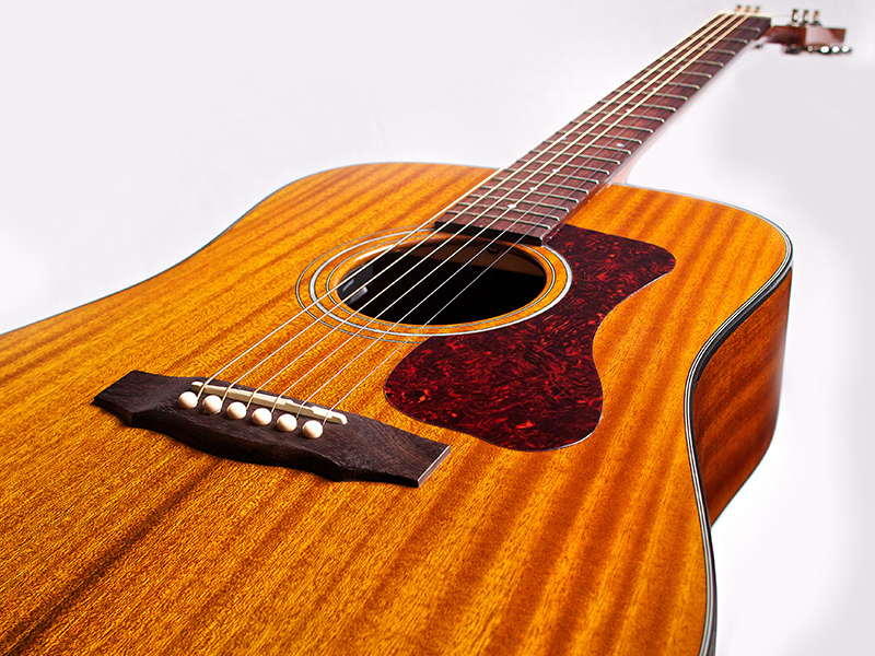 Guild D-120E Natural Westerngitarre Incl. Case